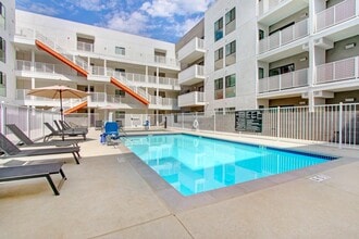 Building Photo - Watermark Apartments