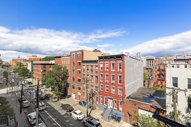 Building Photo - 118 Clinton St