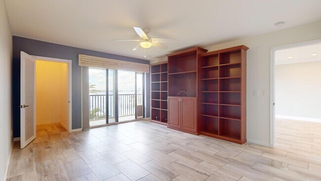Building Photo - 624 SW St Lucie Crescent