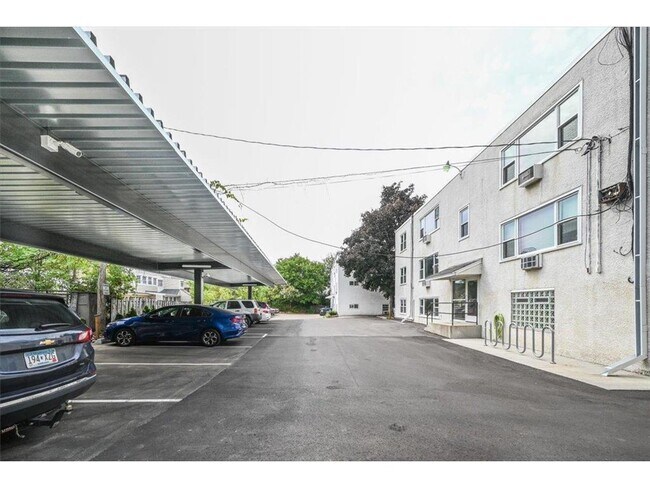 Building Photo - 401 Ridgewood Ave