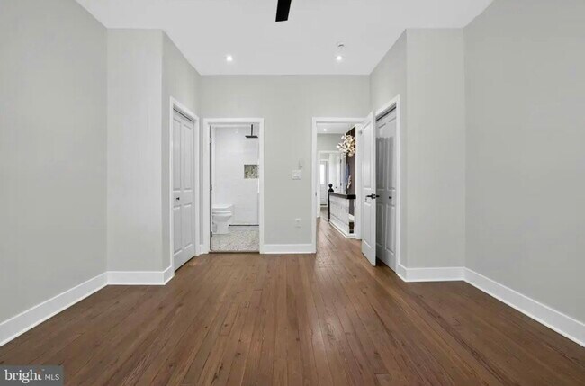 Building Photo - 3815 Foster Ave