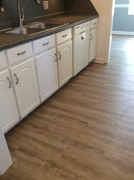 Kitchen - 308 Rose Dr