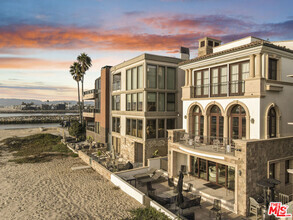 Building Photo - 6209 Ocean Front Walk