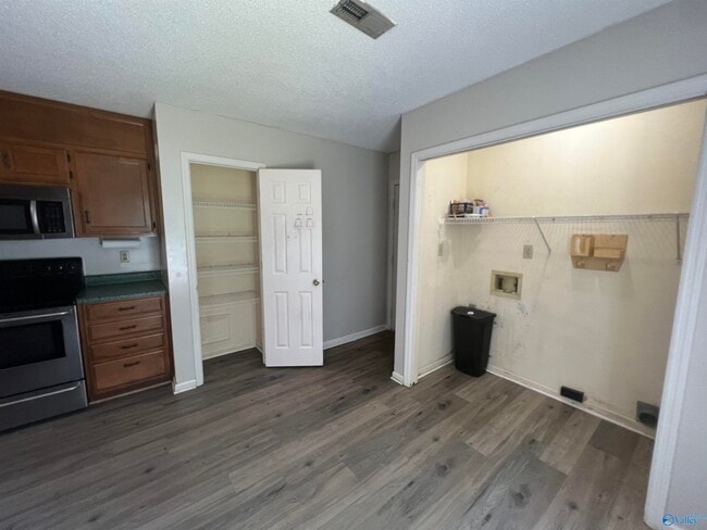 Building Photo - 13333 Dickens Ln