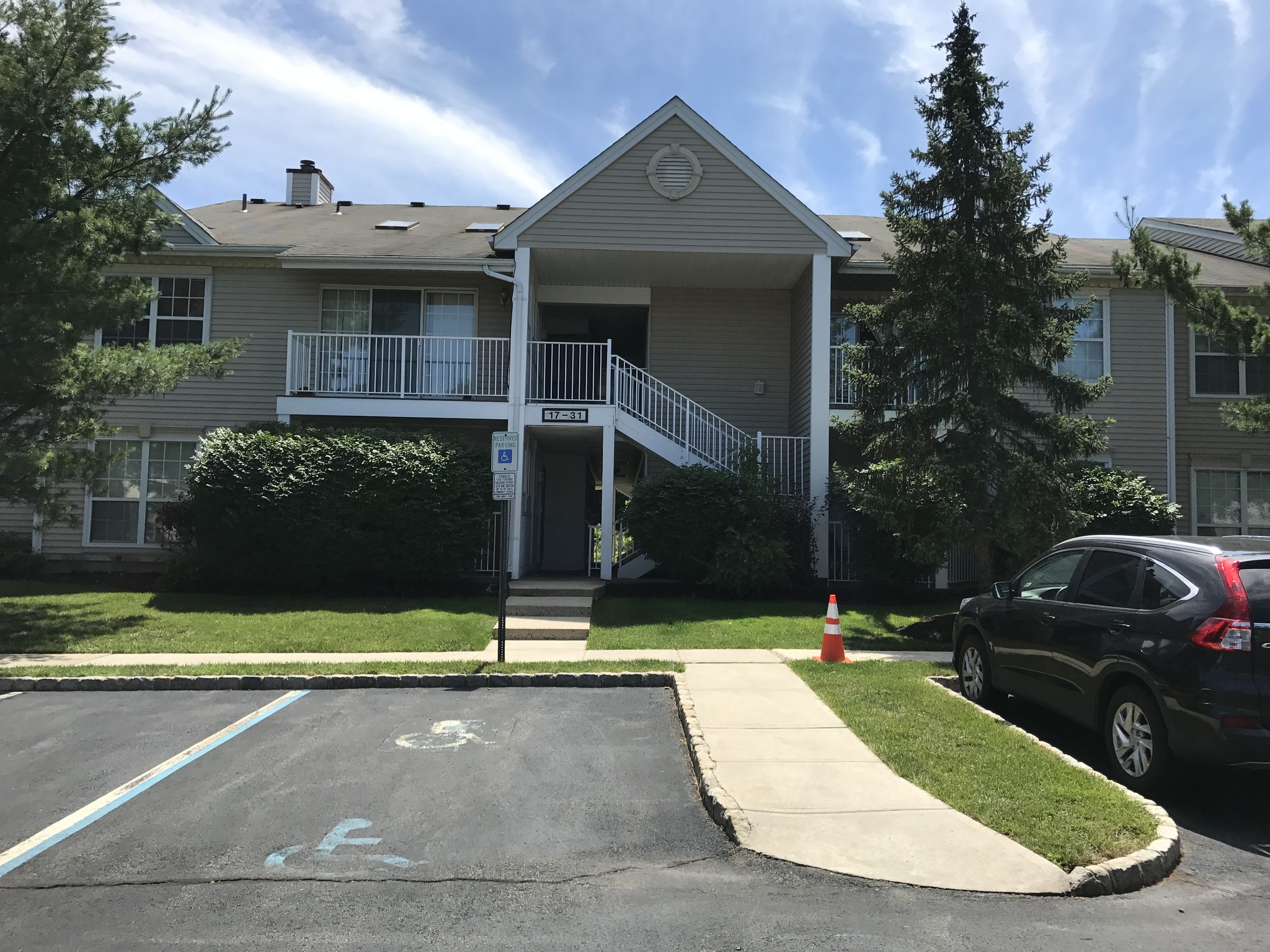 29 Amberly Court and designated car parking - 29 Amberly Ct