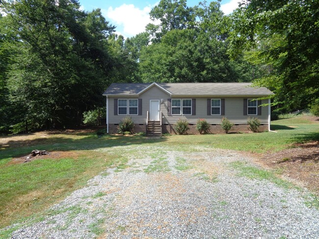 Building Photo - One Level House FOR RENT with a Country Se...