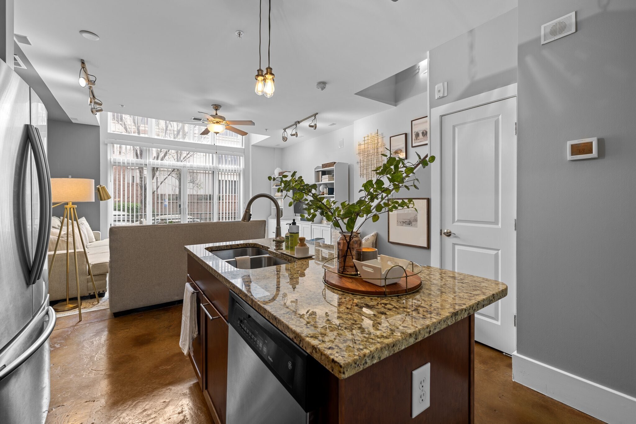 Building Photo - 444 S Blount St