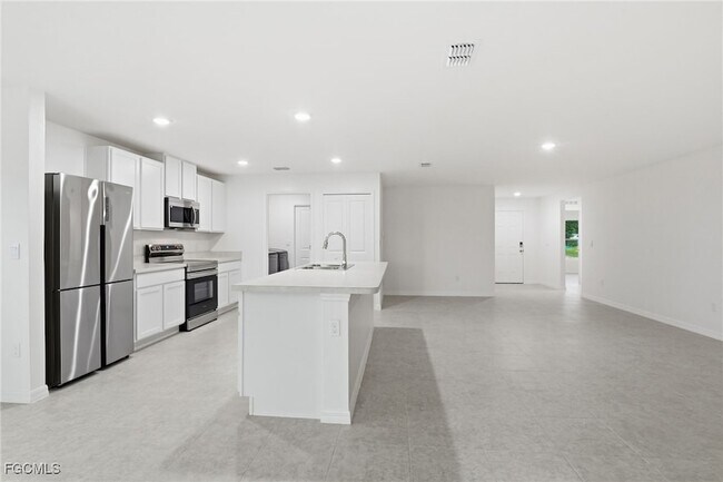 Building Photo - 3418 20th St SW