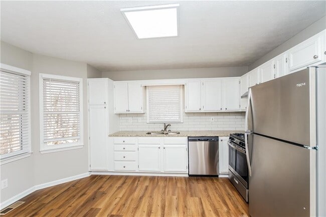 Building Photo - 108 Brandi Dr