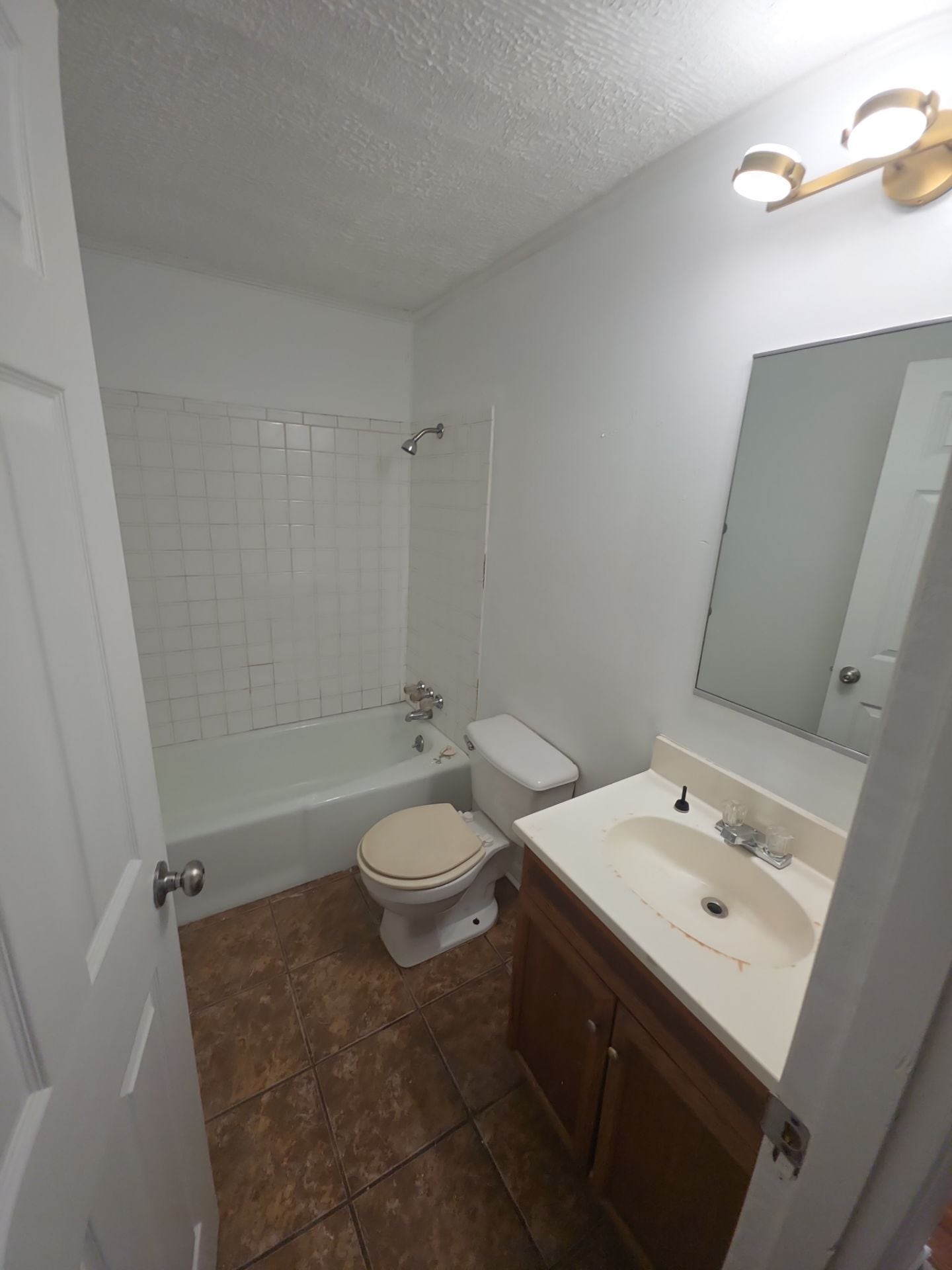 Building Photo - 613 Evans St