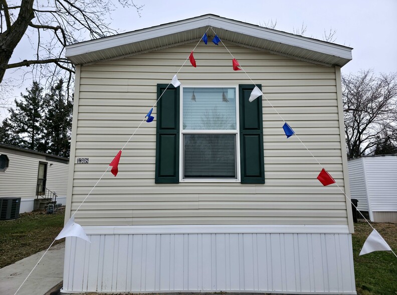 Building Photo - 1308 W Arlington Ave