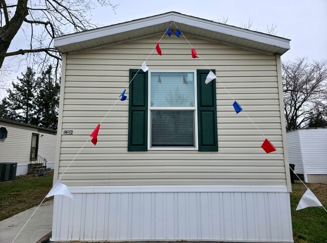 Building Photo - 1308 W Arlington Ave