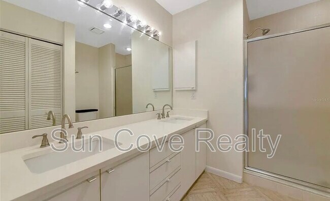 Building Photo - 4518 Ascot Cir S