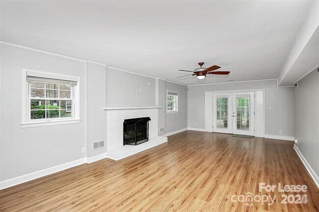 Building Photo - 6908 Lancer Dr
