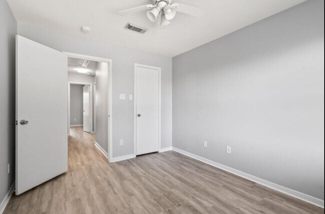 Building Photo - 11838 Sardis Lake Dr