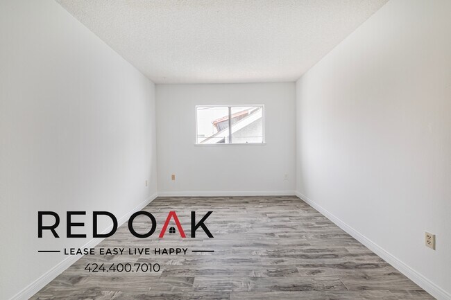 Building Photo - 1341 W 37th Pl