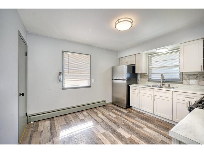 Building Photo - 1284 Snelling Ave N