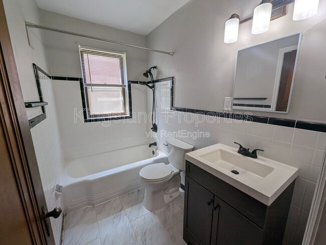 Building Photo - 3910 Chippewa St