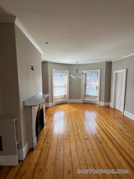 Building Photo - 127 Pembroke St