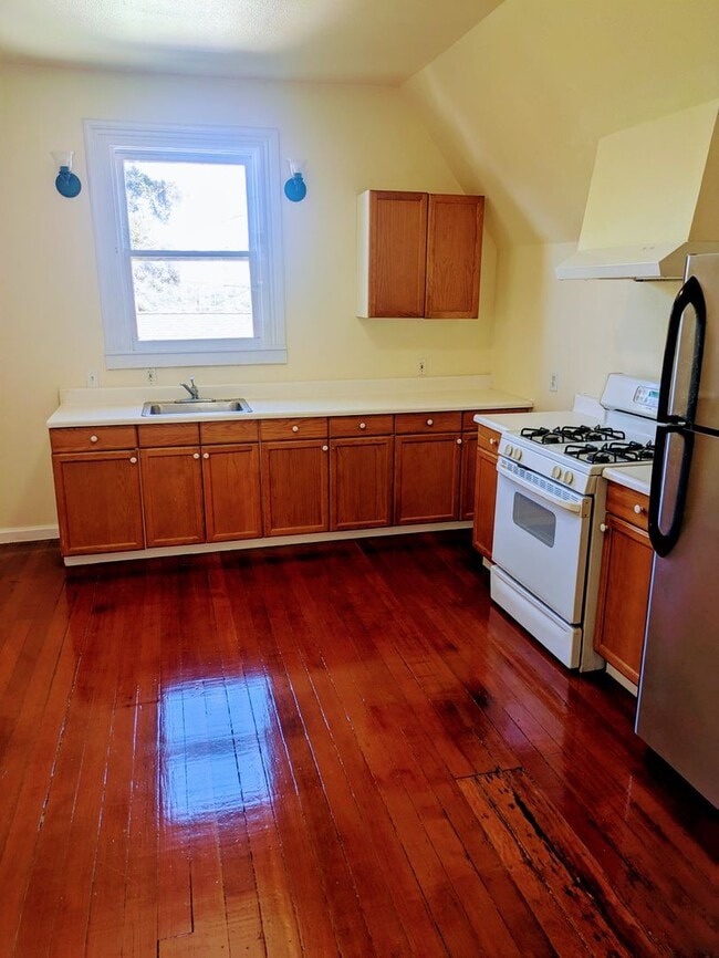 Building Photo - 416 Alameda St
