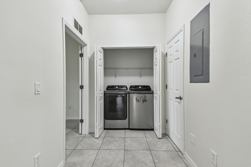 Building Photo - 2632 River Preserve Ct
