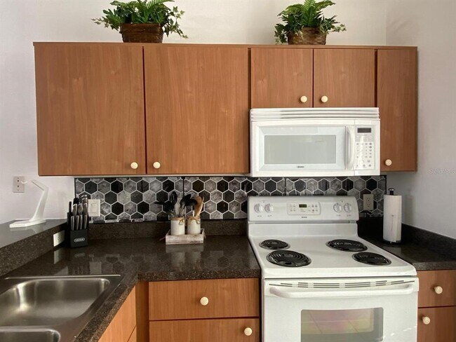 Building Photo - 1308 S Beach Cir
