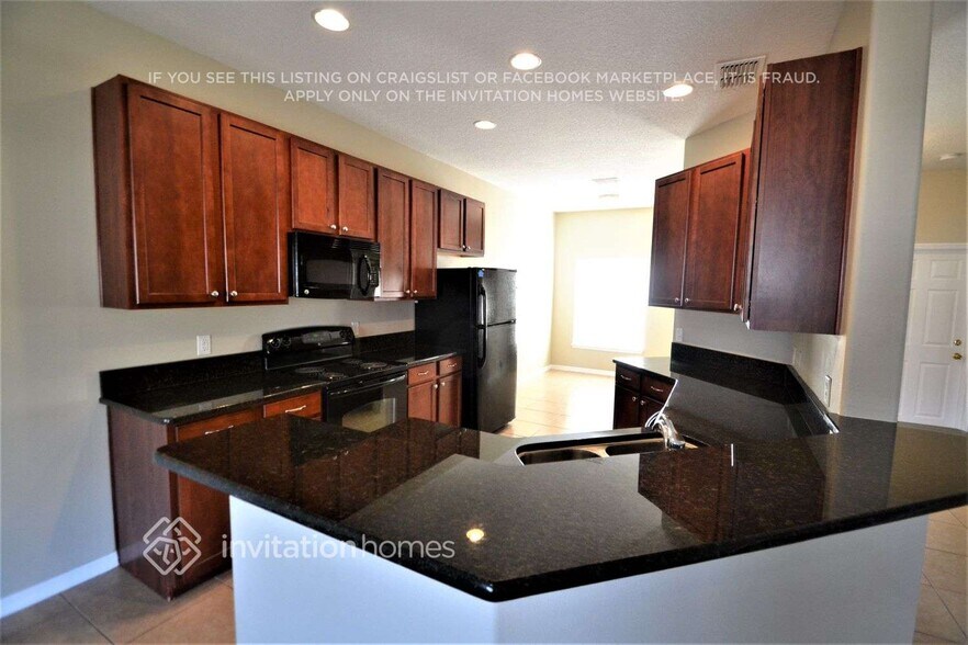 Building Photo - 551 Hibiscus Cove Dr