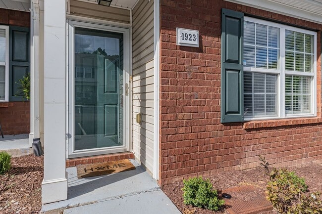 Building Photo - Townhome close to Brentwood and Antioch -A...