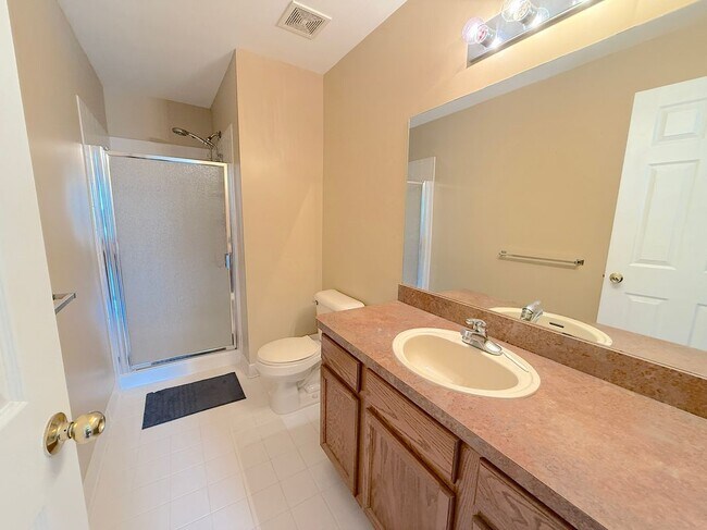 Building Photo - 14201 Chesapeake Cir