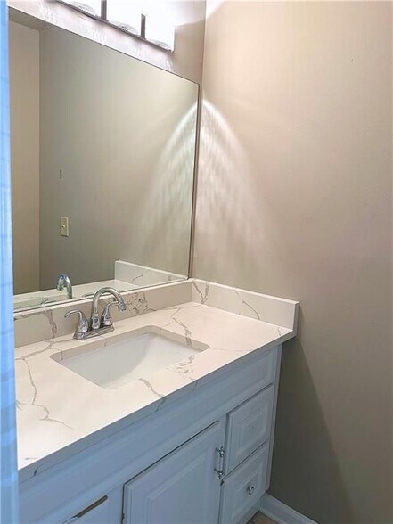 Building Photo - 1119 Booth Ct SW