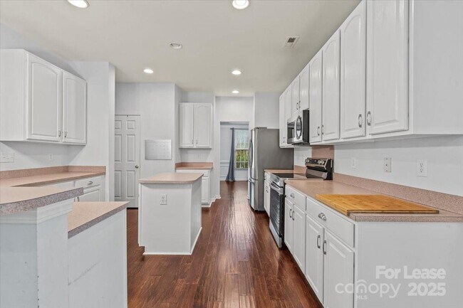 Building Photo - 9920 Eden Hall Ct