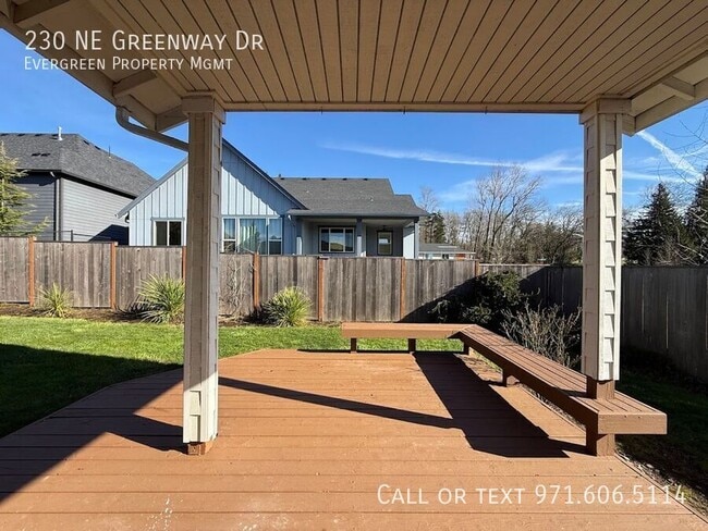 Building Photo - 230 NE Greenway Dr