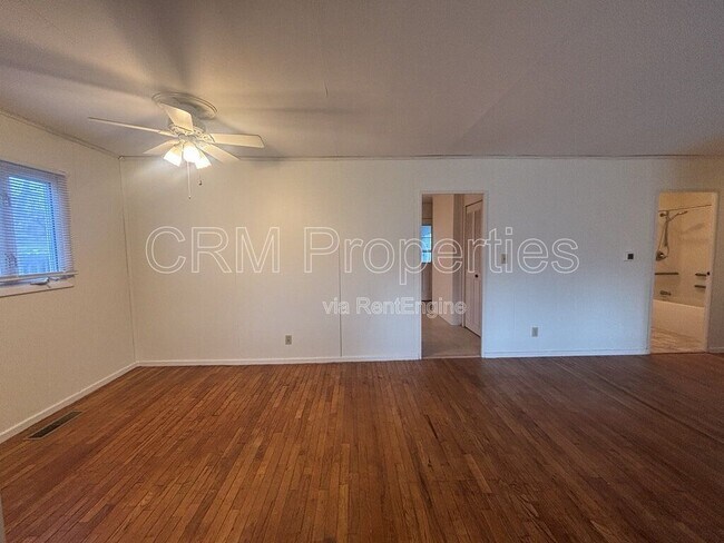 Building Photo - 202 Lody Ln