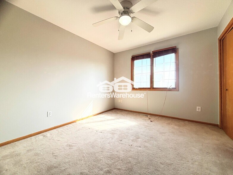 Building Photo - 6874 Dakota Dr