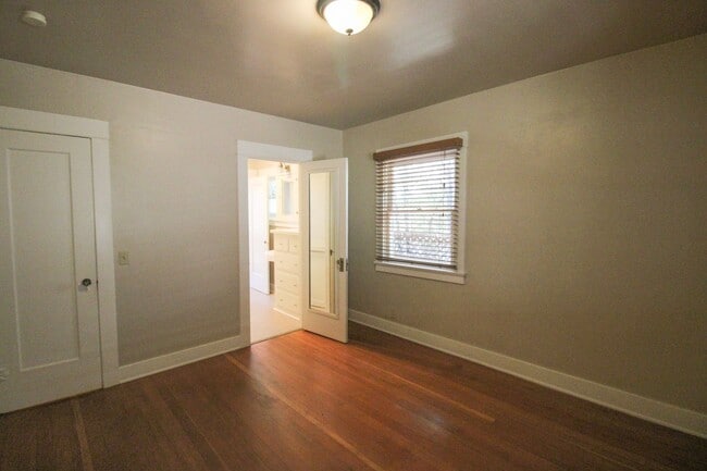 Building Photo - 2 Bedroom Bungalow Downtown SLO with Garage