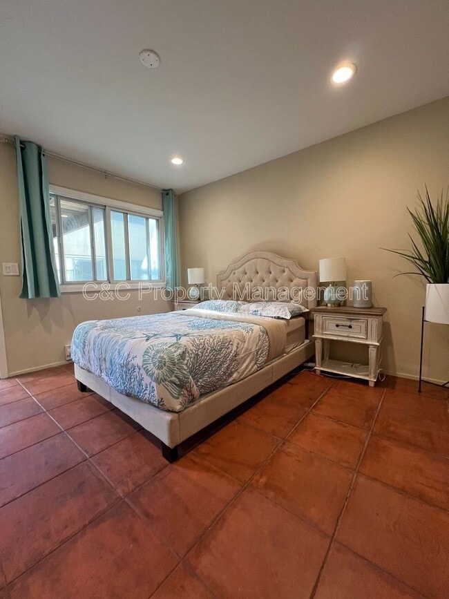 Building Photo - 1 Beach Way