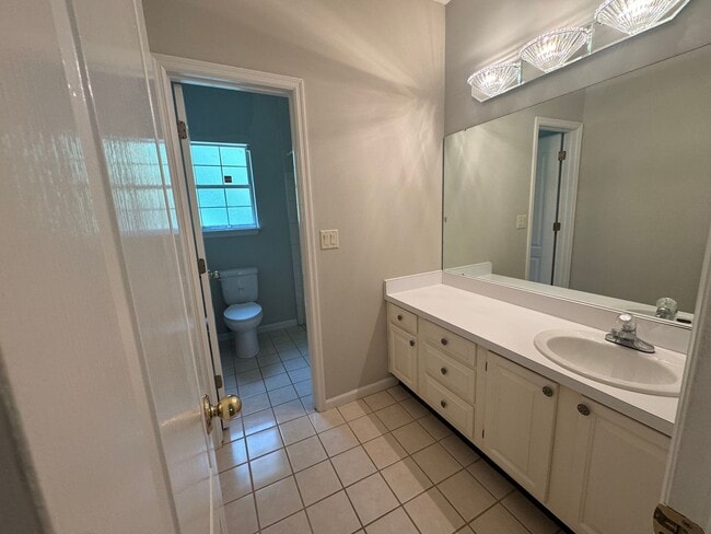 Building Photo - Gorgeous 4 bedroom 4.5 bathroom home in Ki...