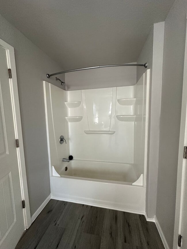 Building Photo - Remodeled 2 bedroom home in Myrtle Creek