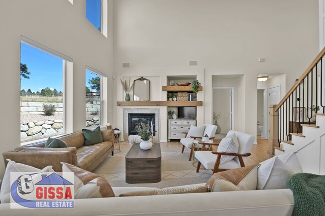 Building Photo - This stunning six-bedroom, three-and-a-hal...