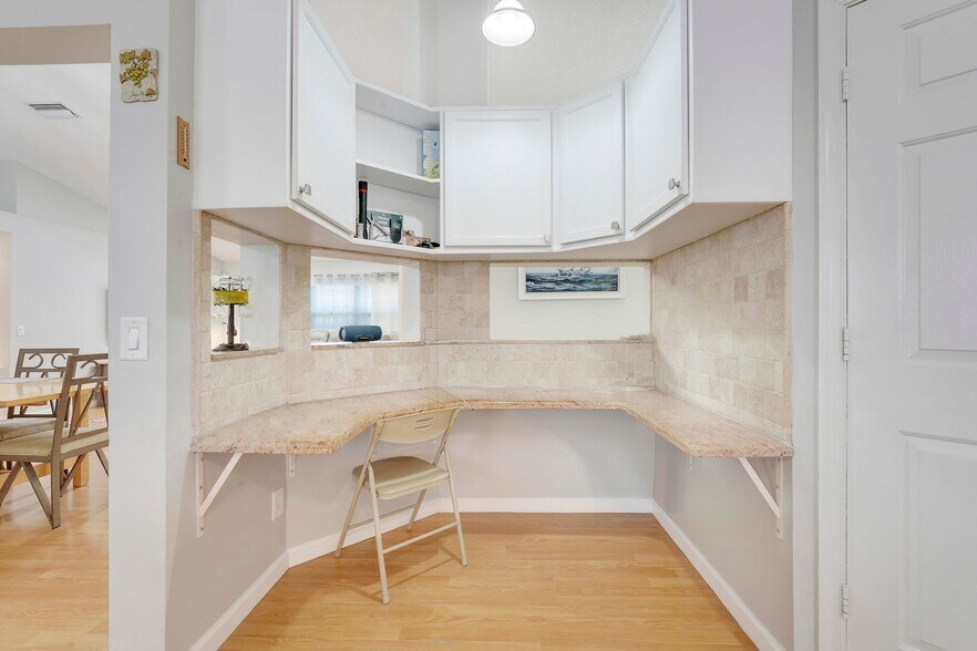 Building Photo - 8605 Windy Cir