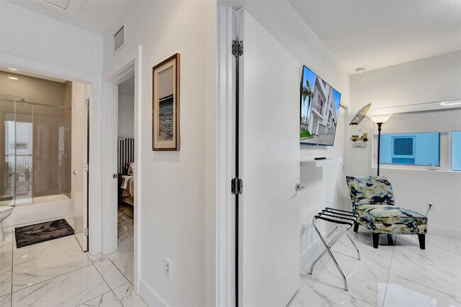 Building Photo - 1371 N Ocean Blvd