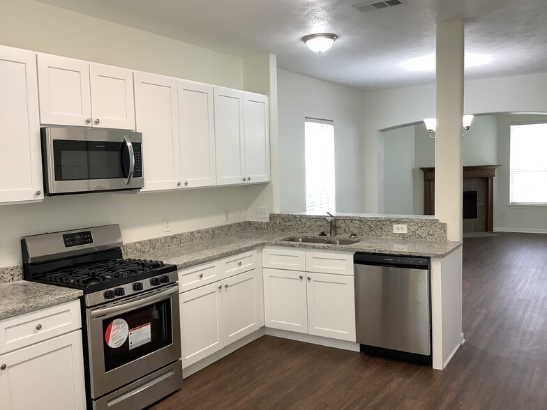 Building Photo - 3340 Zubin Ln