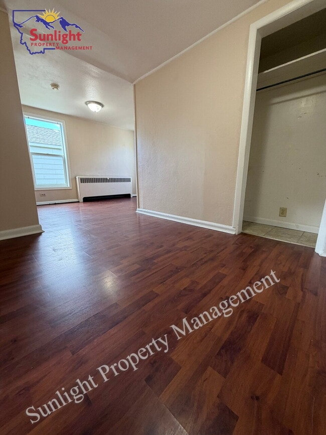 Building Photo - 2 Bed 1 Bath Single Family