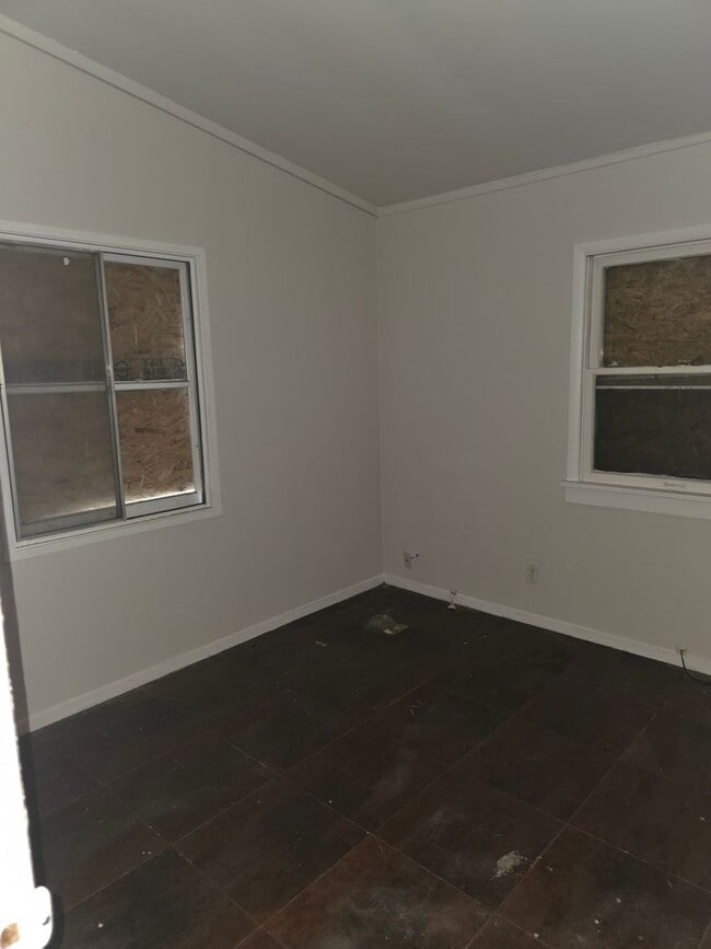 Building Photo - LIMITED TIME**NO APPLICATION FEE**1/2 OFF DEPOSIT**