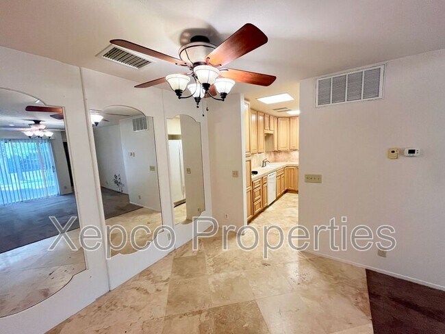Building Photo - 420 N Villa Ct