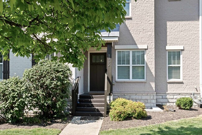 Building Photo - 1302 Wedgewood Ave