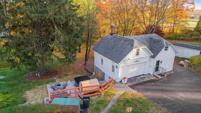 Building Photo - 64 Montebello Rd