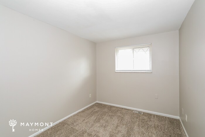 Building Photo - 2540 Highwood Ln