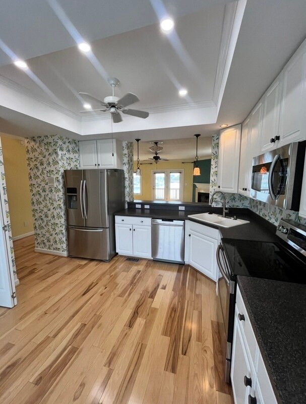 Building Photo - 367 Mainsail Dr