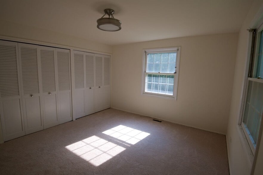 Second bedroom - 1250 Park Ave W